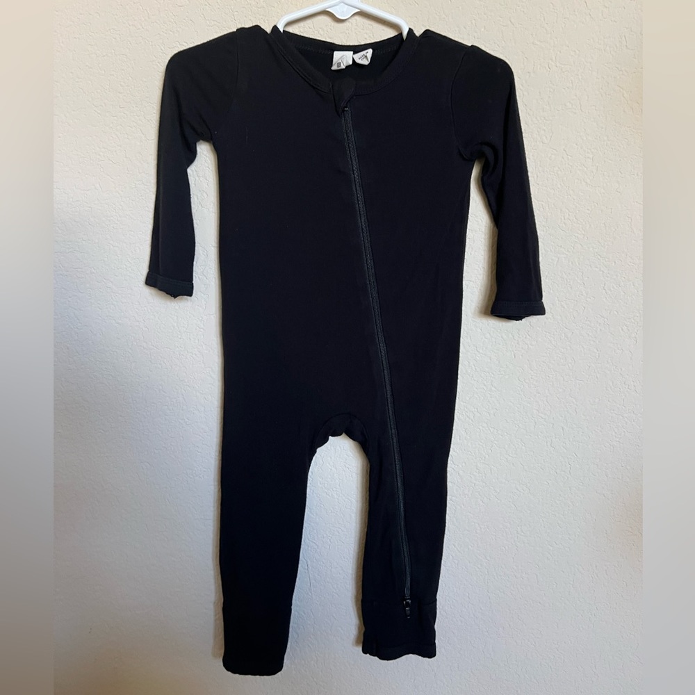 Kyte Baby Zippered Romper in Black, 6-12M
